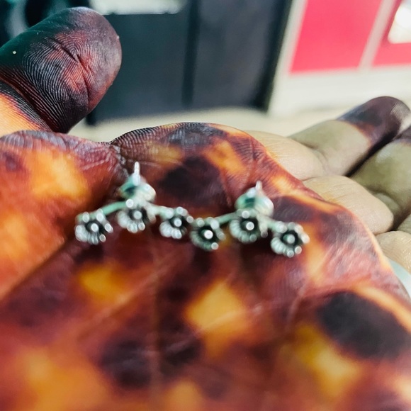 💎💎💎 Bundle of 2 small oxidised studs - Picture 7 of 7